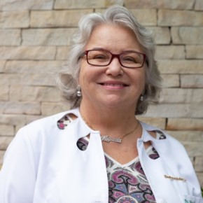 DRA. AGUEDA MARIA WENDHAUSEN BARRETO | Dermatologista